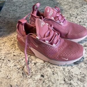 Nike Mauve Air Max 270 Sneakers